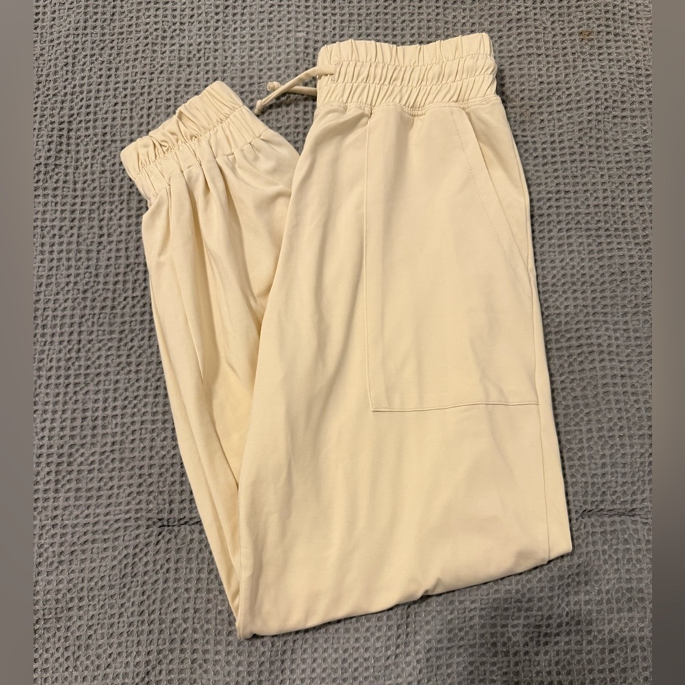 {FIVE DANCEWEAR} Cream Zipper Joggers
